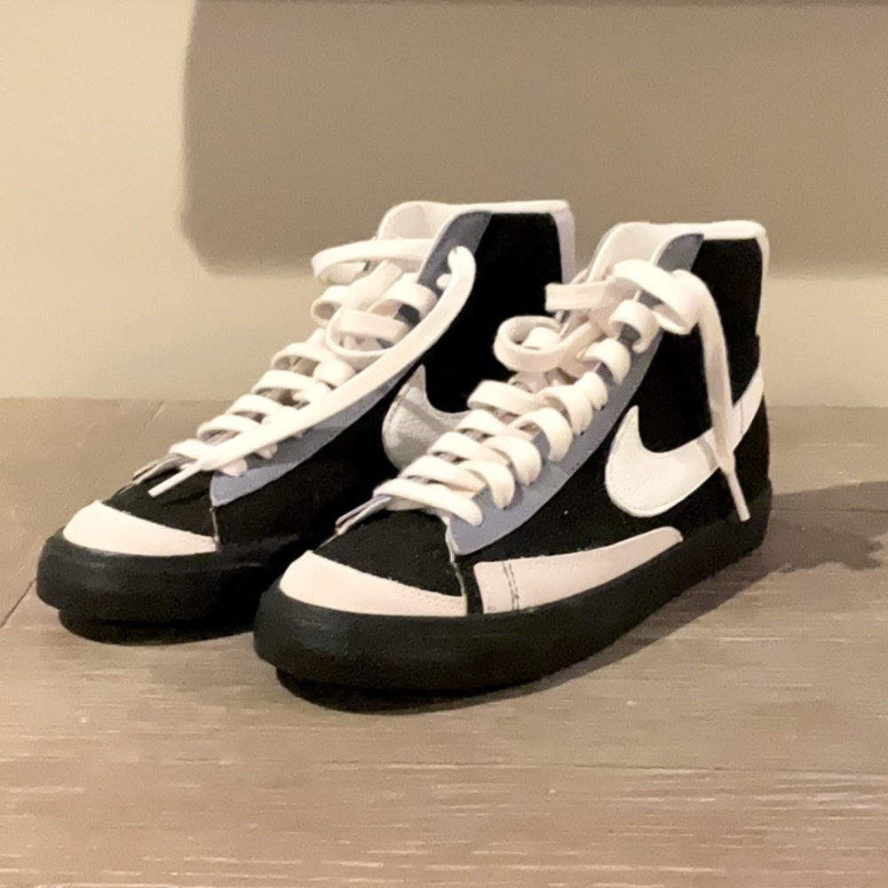 Nike Black and White Athletic Shoes
